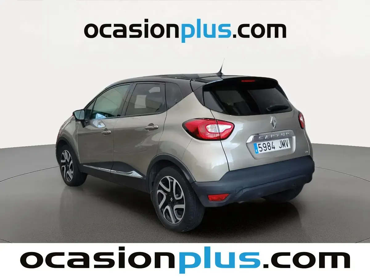 Usado Renault Captur Zen 120 CV (88 kW) 2016 Beige SUV