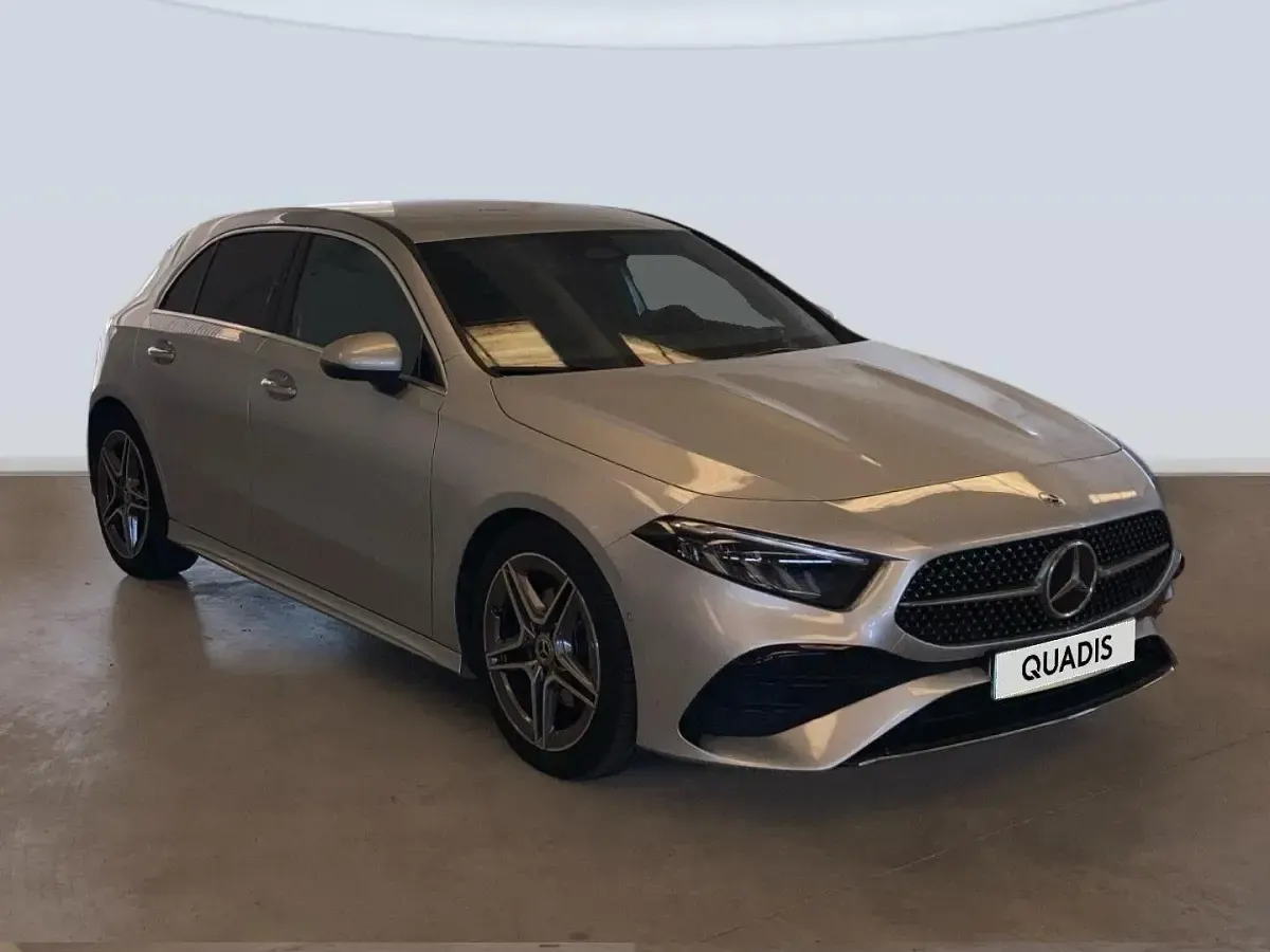 Usado Mercedes A200 150 CV (110 kW) 2023 Gris plata
