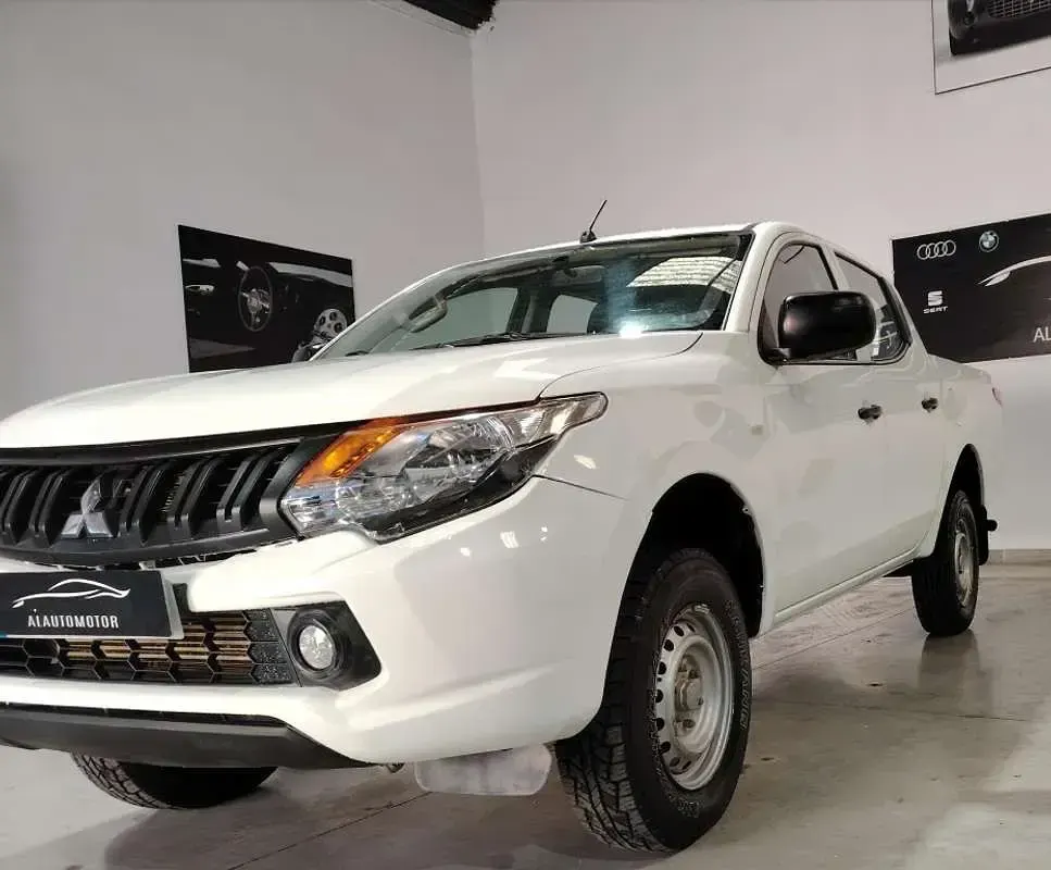 Usado Mitsubishi L200 150 CV (110 kW) 2020 Blanco Pickup/Camioneta