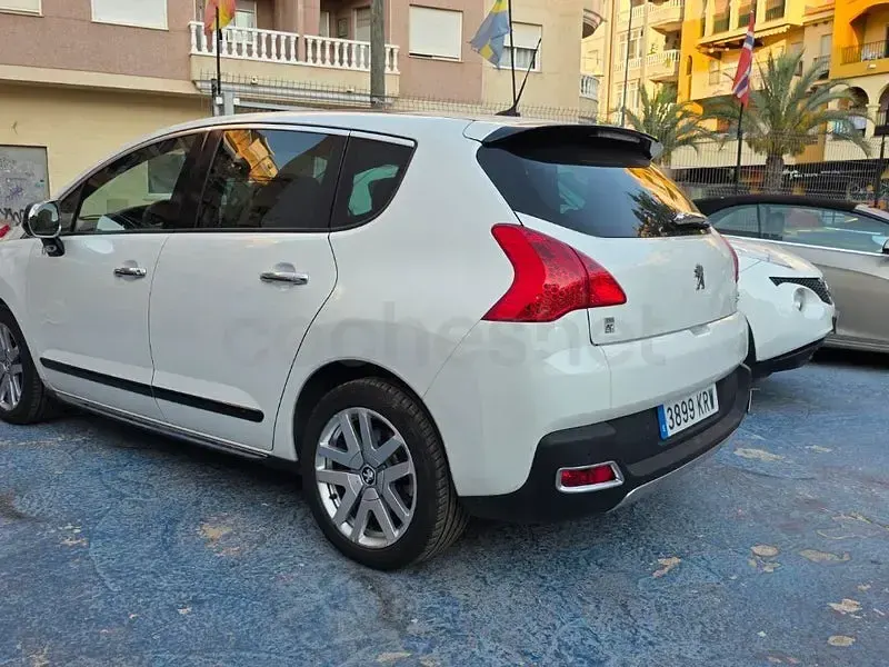 Usado Peugeot 3008 200 CV (147 kW) 2013 Blanco Familiar