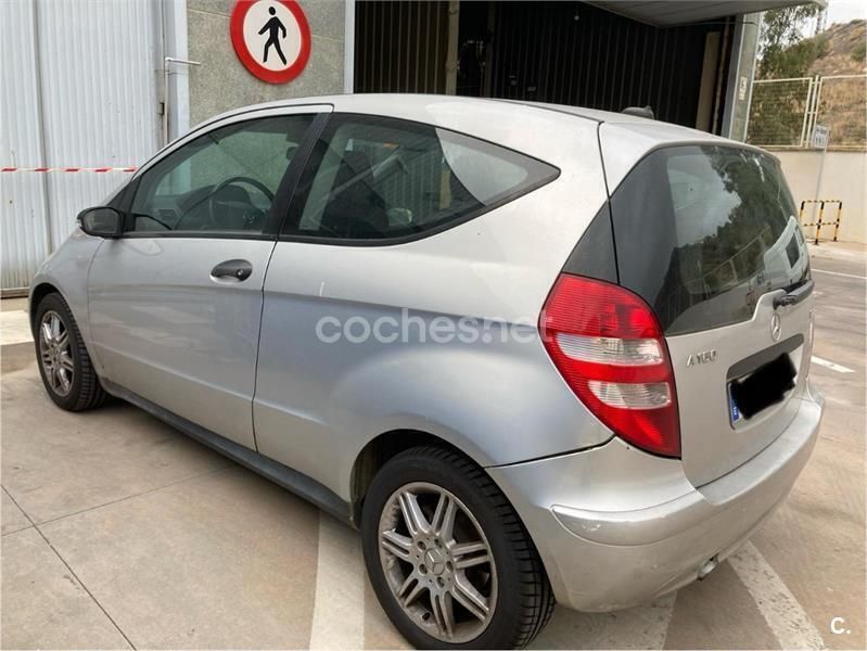 Usado Mercedes A160 Classic 82 CV (60 kW) 2005 Gris / plata Monovolumen