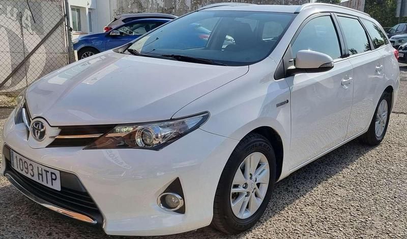 Blanco Usado 2014 Toyota Auris Touring Sports Active Familiar | 10.900 € (Precio justo) - Imagen 1/4