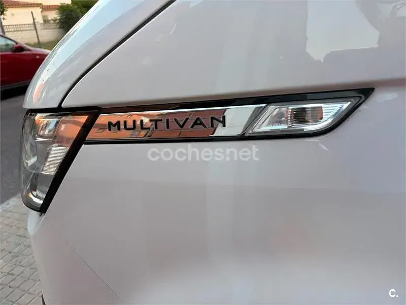 Usado VW Multivan 110 CV (80 kW) 2021 Blanco Monovolumen