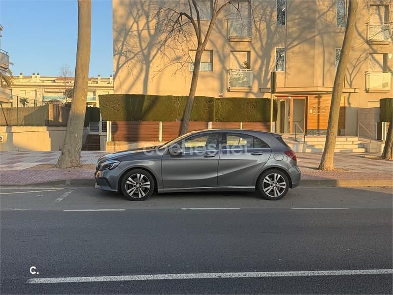 Usado Mercedes A200 150 CV (110 kW) 2018 Gris / plata Berlina