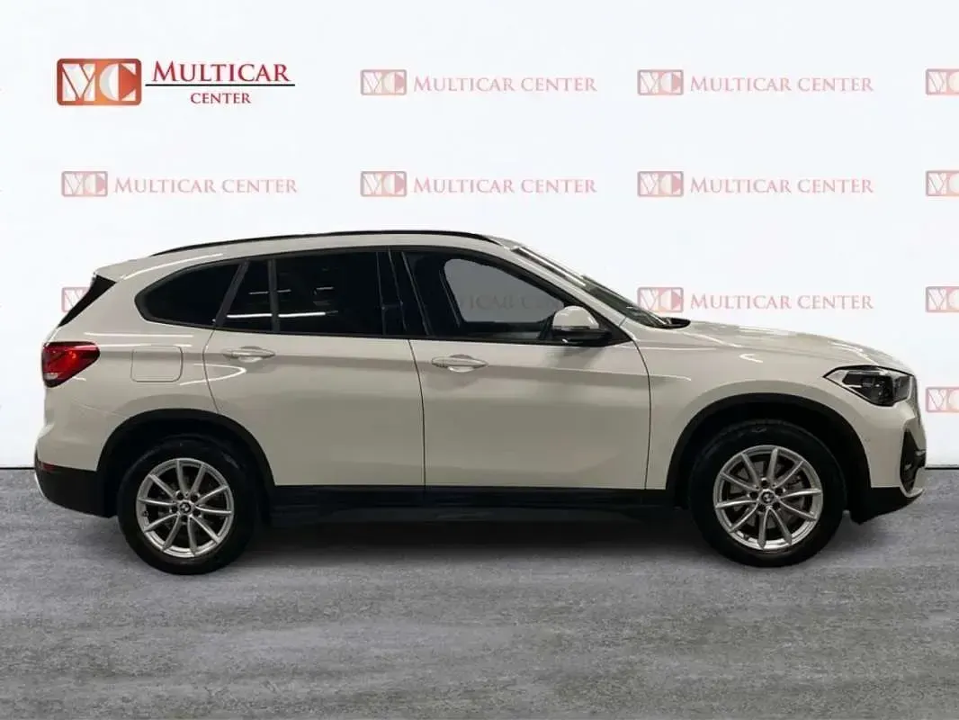 Usado BMW X1 Sport Line 150 CV (110 kW) 2021 Blanco SUV