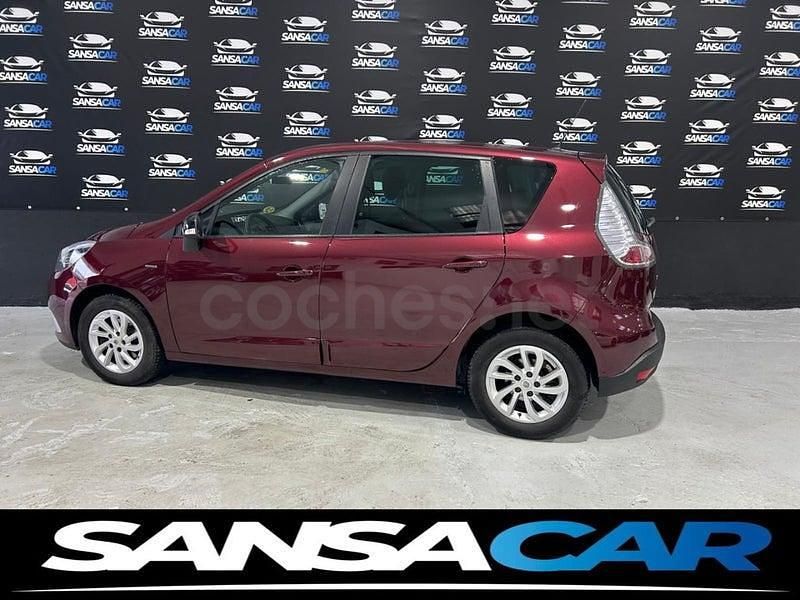 Usado Renault Scénic III LIMITED 110 CV (80 kW) 2015 Granate Monovolumen