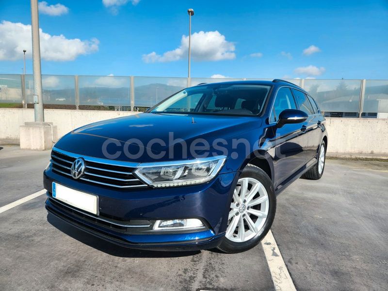 Azul Usado 2019 VW Passat Advance Familiar | 18.490 € (Precio justo) - Imagen 1/4