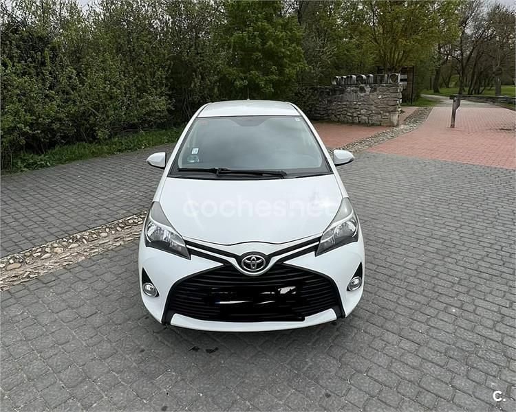 Usado Toyota Yaris Active 69 CV (50 kW) 2017 Blanco Berlina