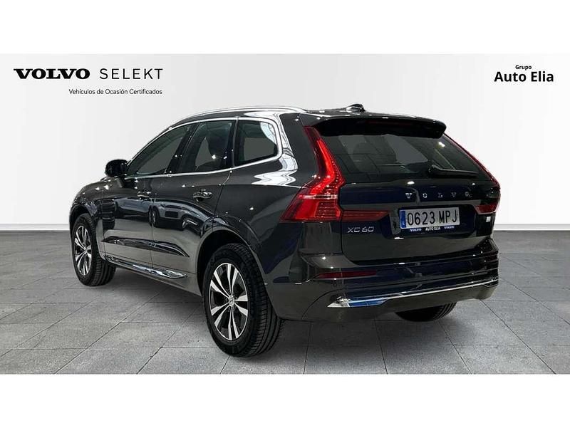 Usado Volvo XC60 Core 351 CV (258 kW) 2024 Gris SUV