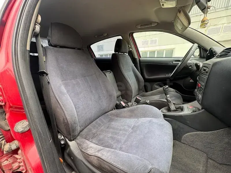 Usado Alfa Romeo 147 Impression 105 CV (77 kW) 2005 Rojo Utilitario