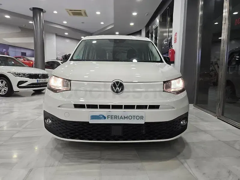 Usado VW Caddy 122 CV (89 kW) 2021 Blanco Monovolumen