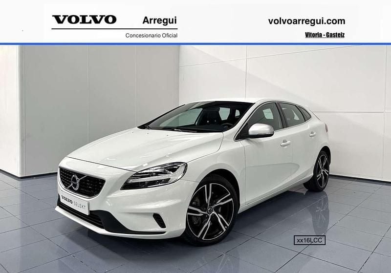 Blanco Usado 2019 Volvo V40 R-Design Momentum Utilitario | 20.990 € (Precio justo) - Imagen 1/4