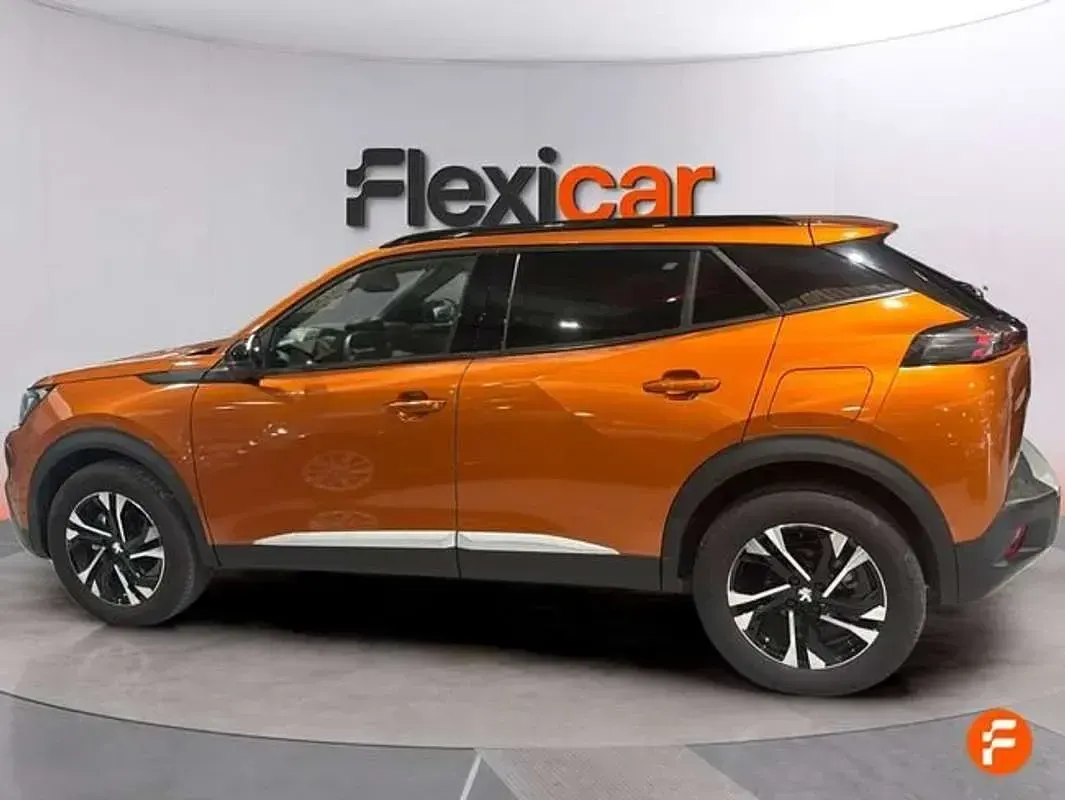 Usado Peugeot 2008 Allure 131 CV (96 kW) 2023 Naranja SUV