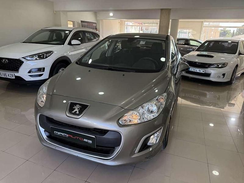 Usado Peugeot 308 Access 92 CV (67 kW) 2012 Beige Utilitario