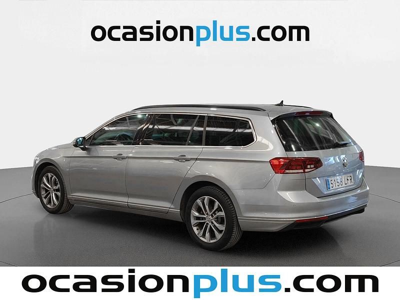 Usado VW Passat Executive 150 CV (110 kW) 2020 Gris / plata Familiar