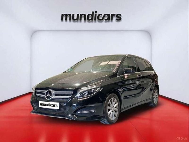 Usado Mercedes B180 Style 110 CV (80 kW) 2016 Negro Monovolumen