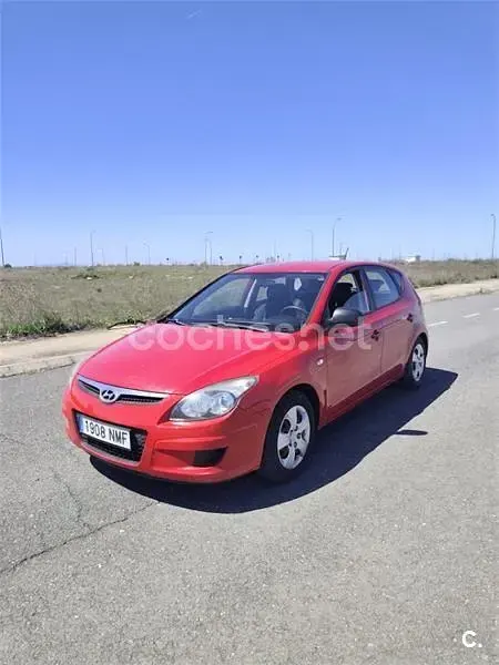 Usado Hyundai i30 Classic 109 CV (80 kW) 2009 Rojo Berlina
