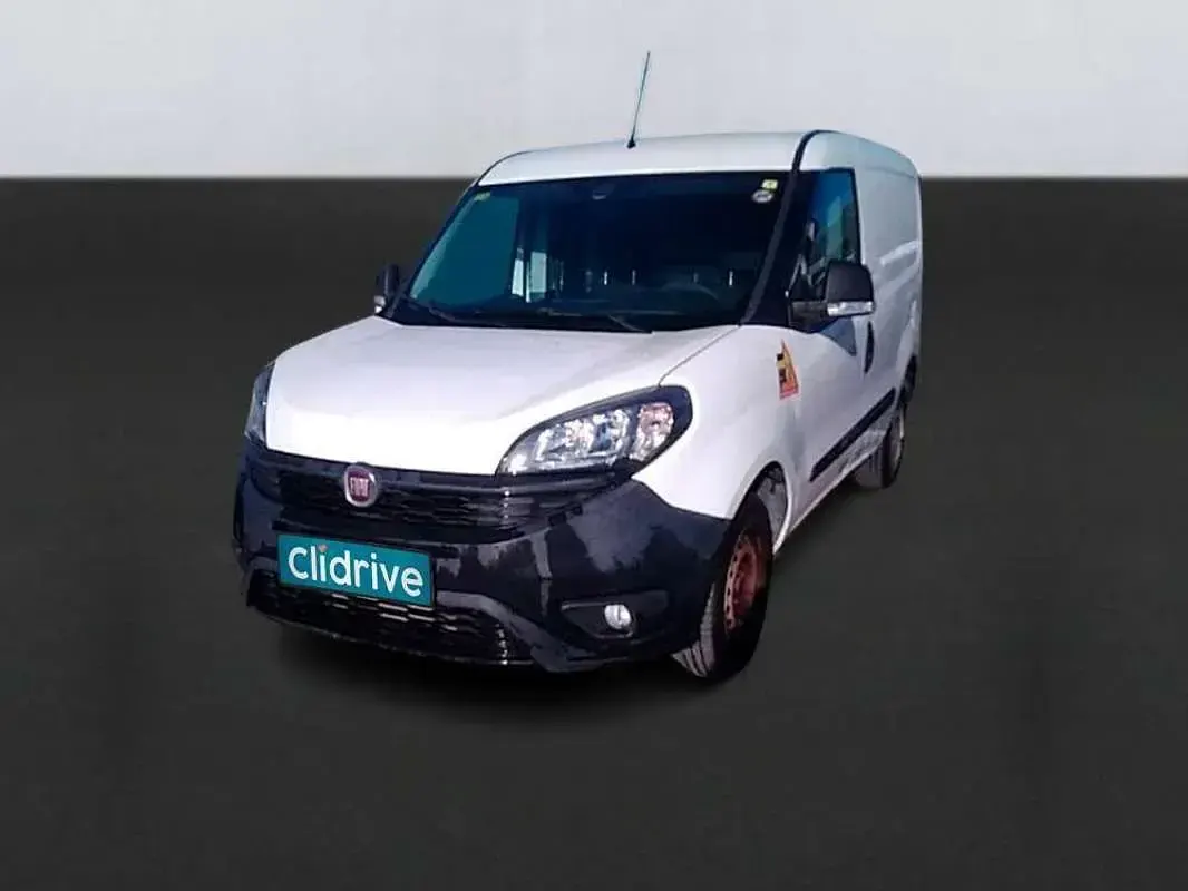 Usado Fiat Doblò 95 CV (69 kW) 2019 Blanco Monovolumen