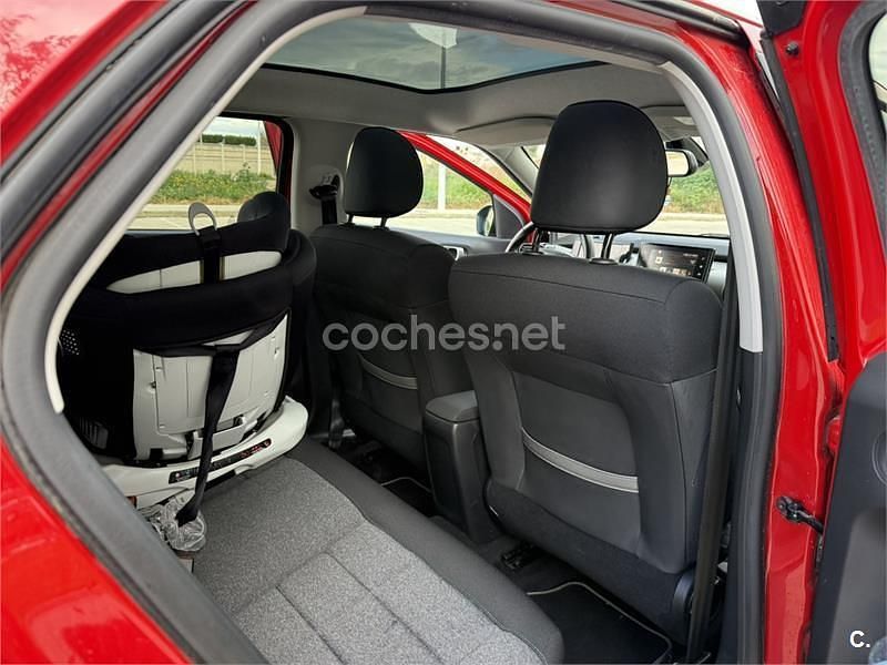 Usado Citroën C4 Feel 110 CV (80 kW) 2018 Rojo Berlina