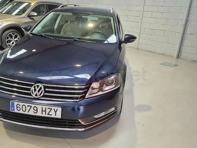 Usado VW Passat Highline 177 CV (130 kW) 2014 Azul Familiar