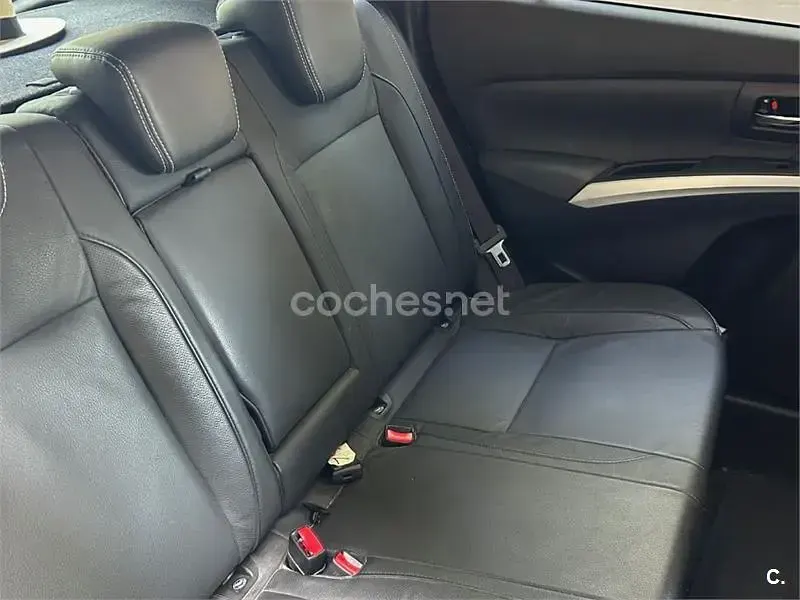 Usado Suzuki SX4 S-Cross GLX 140 CV (102 kW) 2016 Gris / plata SUV