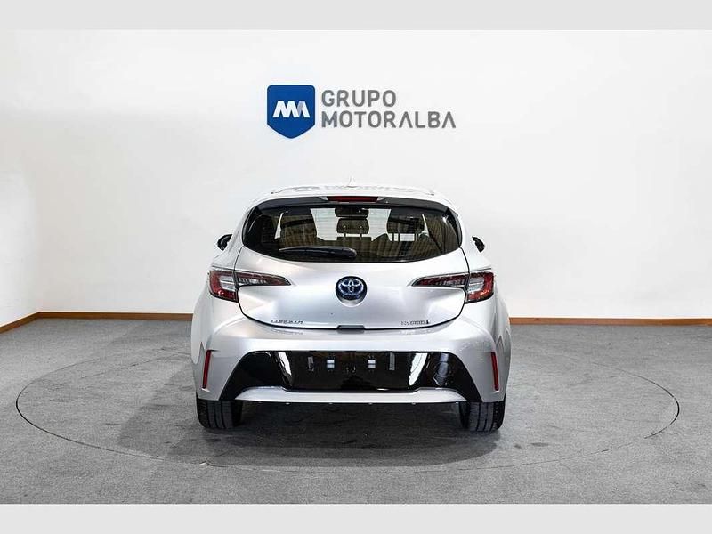 Usado Toyota Corolla Active 122 CV (89 kW) 2021 Plateado Utilitario