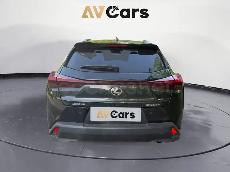 Usado Lexus UX 184 CV (135 kW) 2024 Negro SUV