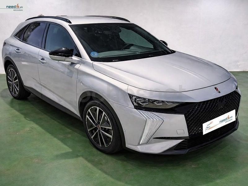 Usado DS Automobiles DS7 Crossback Performance 225 CV (165 kW) 2024 Gris / plata SUV