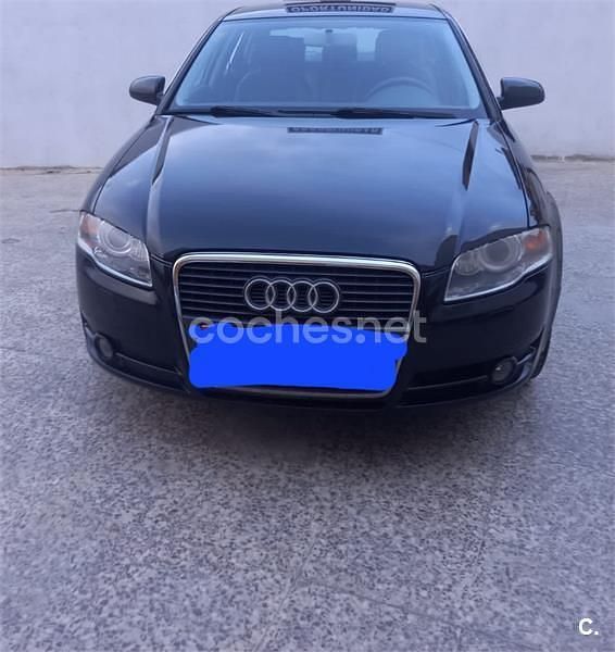 Usado Audi A4 140 CV (102 kW) 2005 Negro Berlina