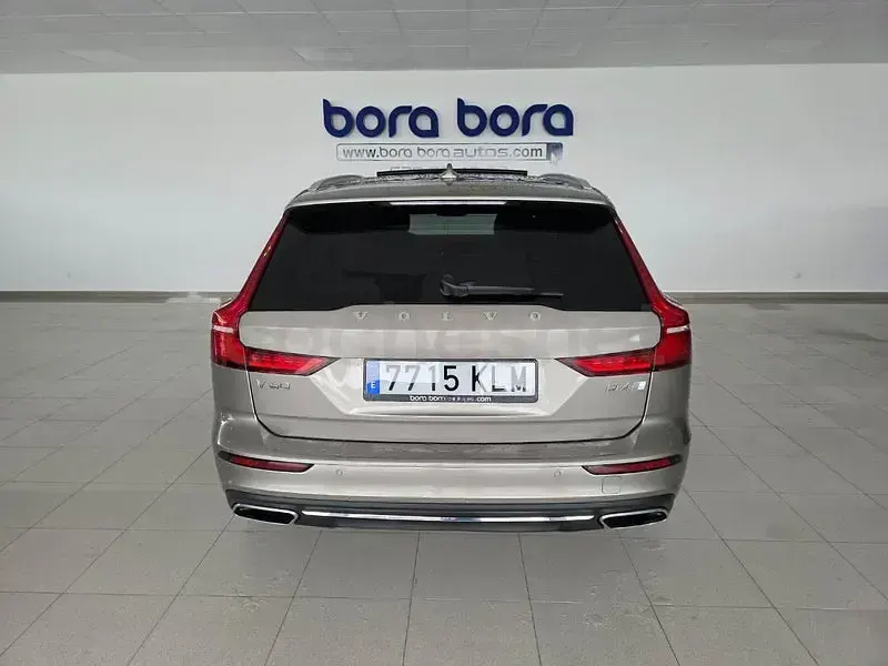Usado Volvo V60 Inscription 190 CV (139 kW) 2018 Gris / plata Familiar