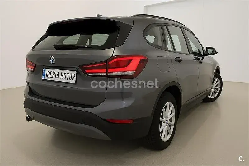 Usado BMW X1 116 CV (85 kW) 2022 Gris / plata SUV