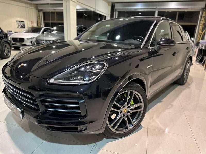 Negro Usado 2018 Porsche Cayenne SUV | 58.000 € - Imagen 1/4