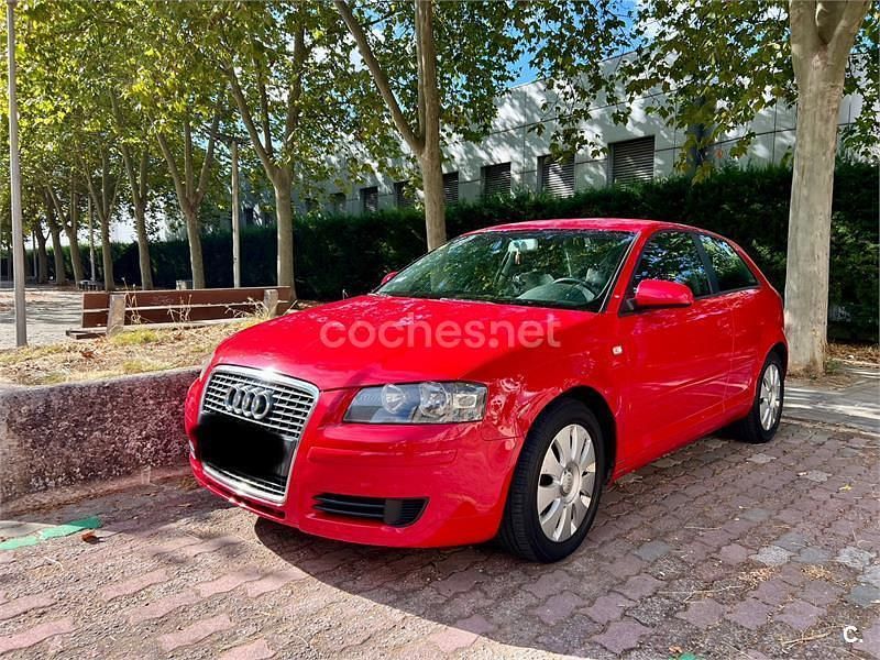 Rojo Usado 2006 Audi A3 Ambiente Berlina | 4990 € (Precio justo) - Imagen 1/4
