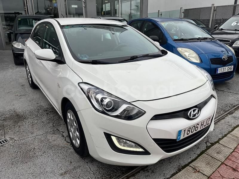 Blanco Usado 2012 Hyundai i30 Berlina | 6490 € (Precio justo) - Imagen 1/4