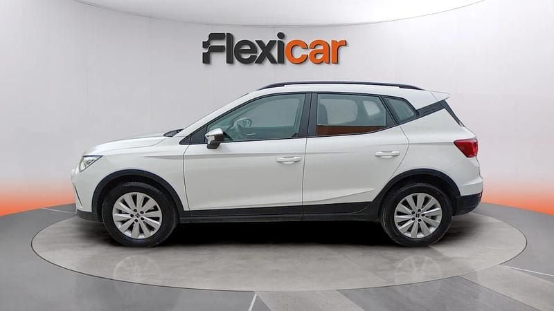 Usado Seat Arona Style 110 CV (80 kW) 2022 Blanco SUV
