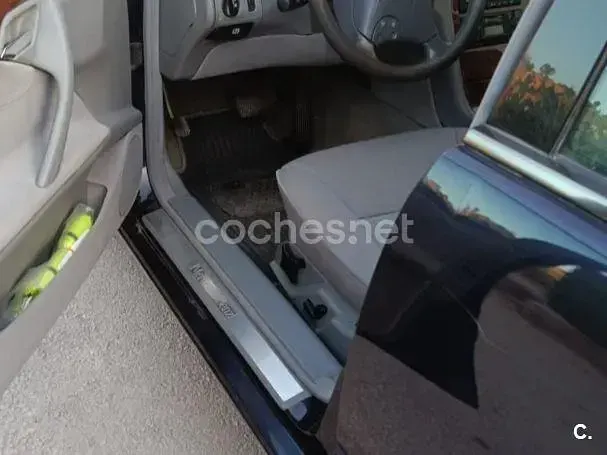 Usado Mercedes E320 Elegance 220 CV (161 kW) 2002 Negro Berlina