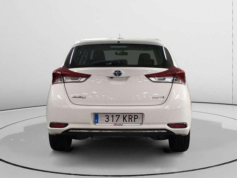Usado Toyota Auris Hybrid Business Edition 136 CV (100 kW) 2018 Blanco Utilitario