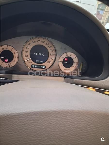 Usado Mercedes E320 Avantgarde 224 CV (164 kW) 2005 Negro Berlina