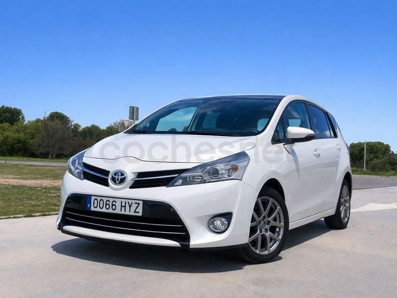 Usado Toyota Verso Advance 112 CV (82 kW) 2014 Blanco Monovolumen