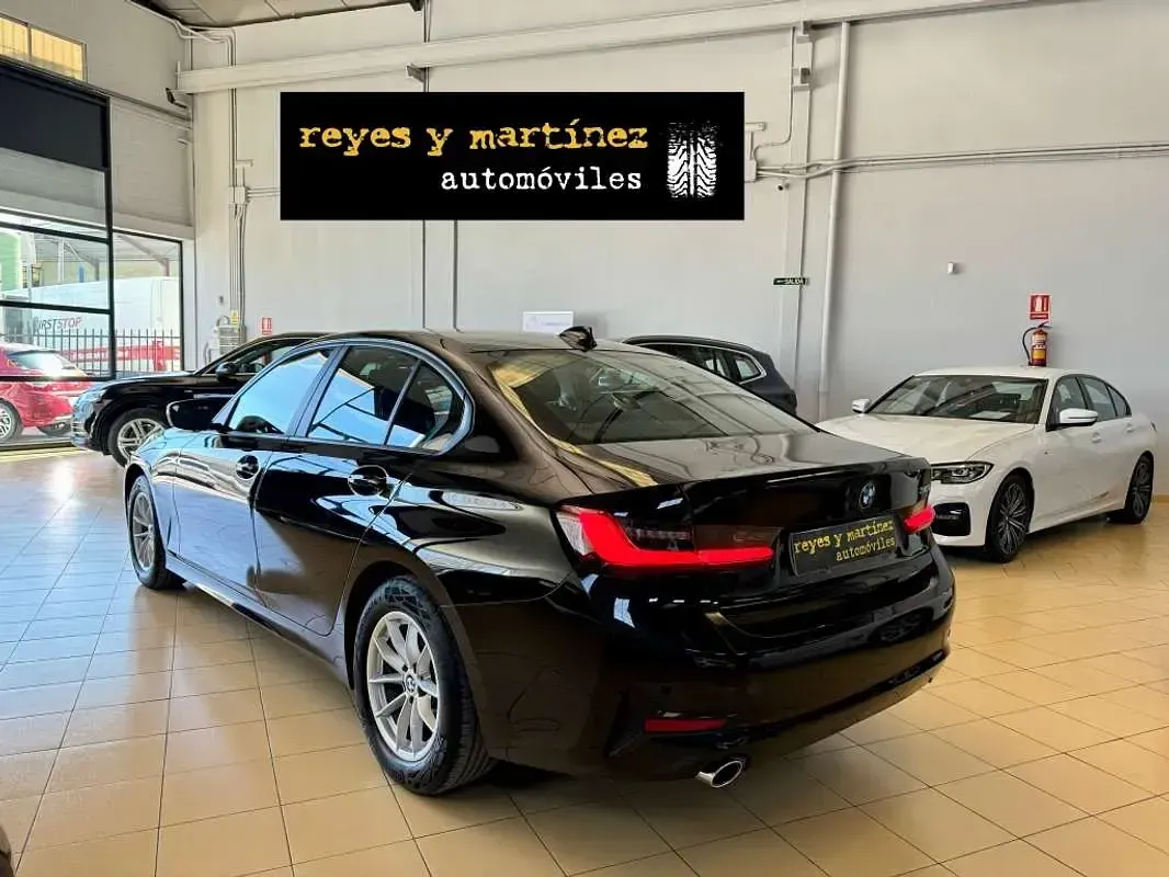Usado BMW 318 Sport Line 150 CV (110 kW) 2022 Negro Berlina