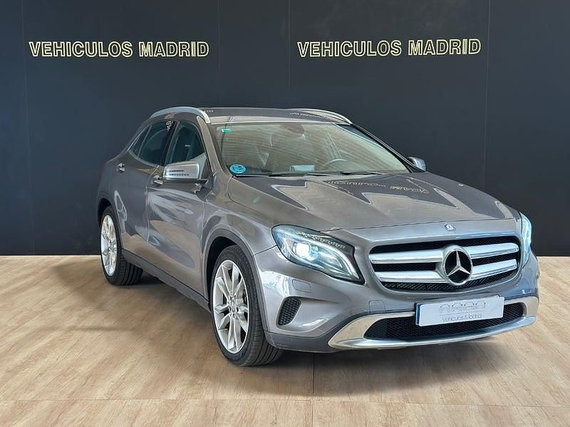 Usado Mercedes GLA200 Urban 136 CV (100 kW) 2014 Gris / plata SUV