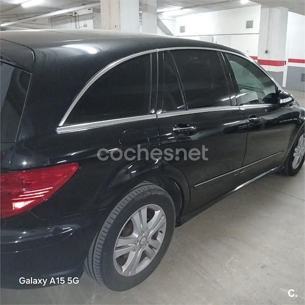 Usado Mercedes R280 190 CV (139 kW) 2007 Negro Familiar