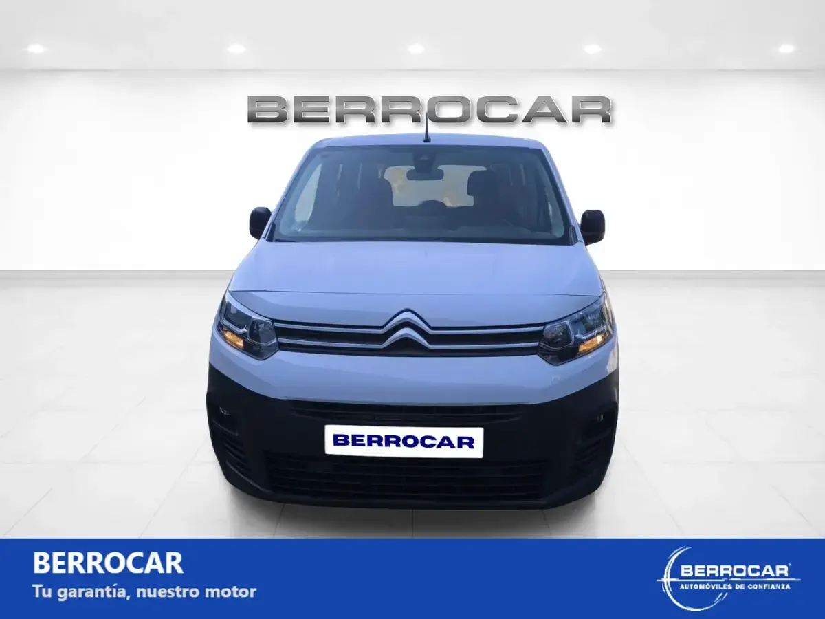 Usado Citroën Berlingo Feel 102 CV (75 kW) 2023 Blanco Monovolumen