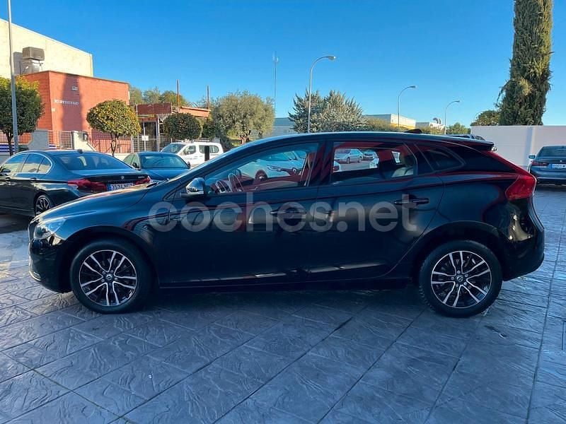 Usado Volvo V40 Momentum 120 CV (88 kW) 2016 Negro Berlina