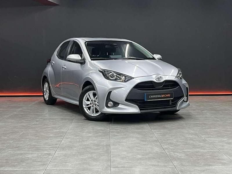 Plateado Usado 2022 Toyota Yaris Edition Utilitario | 16.850 € (Precio justo) - Imagen 1/4