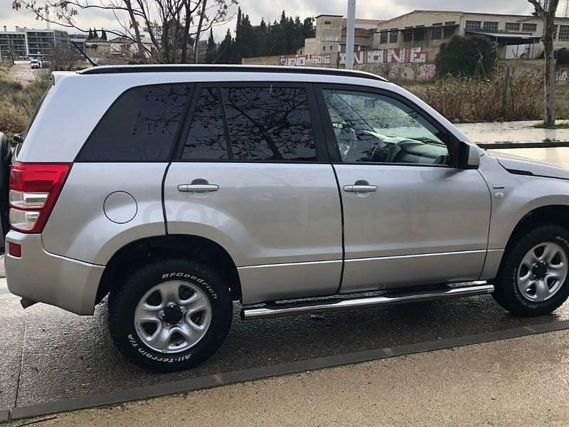 Usado Suzuki Grand Vitara 129 CV (94 kW) 2010 Gris / plata SUV