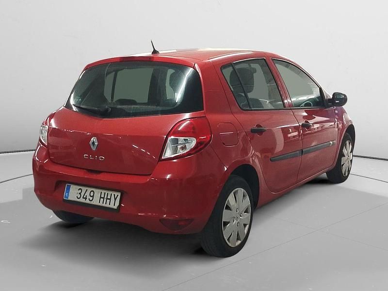 Usado Renault Clio IV 75 CV (55 kW) 2012 Rojo Utilitario