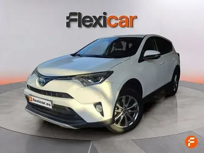 Usado Toyota RAV4 Hybrid Advance 197 CV (144 kW) 2018 Blanco SUV