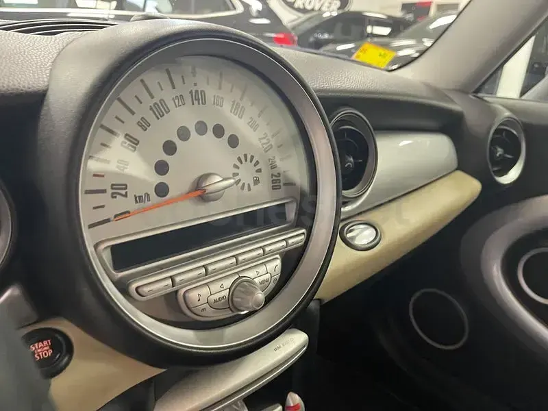 Usado Mini Cooper D 110 CV (80 kW) 2009 Beige Utilitario