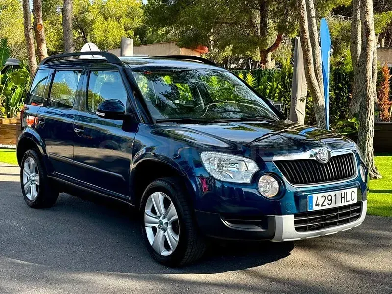 Usado Skoda Yeti Ambition 105 CV (77 kW) 2012 Azul SUV